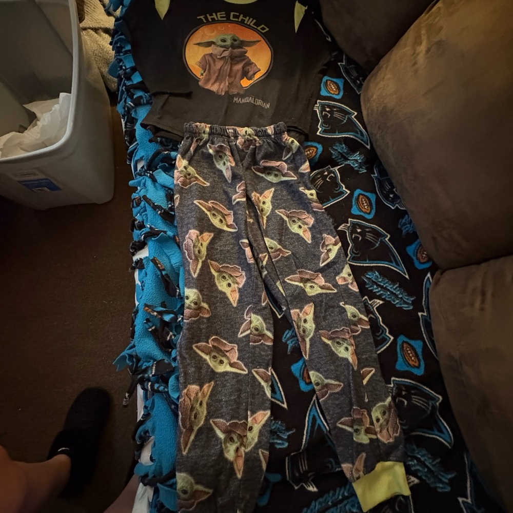 Star Wars Kids Pajama Set - Black and Gray with Green Accents size 6